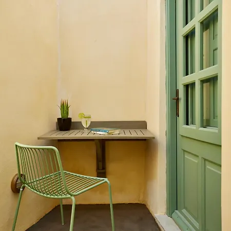 Yellow Orchid Cycladic House Aparthotel Pyrgos Kallistis