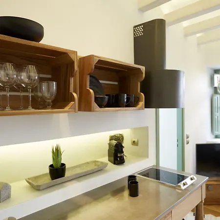 Aparthotel Yellow Orchid Cycladic House
